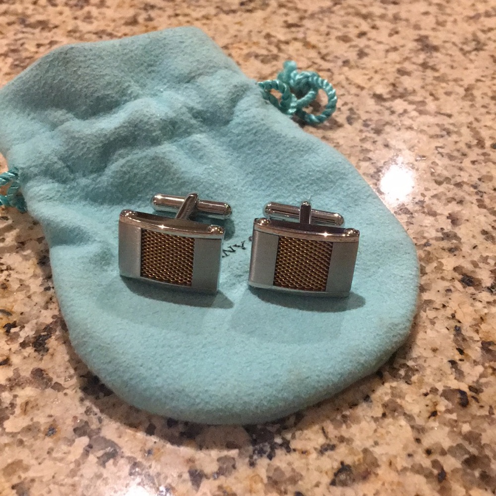Men’s cuff links